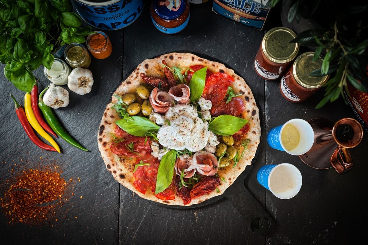 Papa Napoli Warengruppenbild