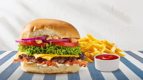 Unser Angus Tasty Bacon-Menü