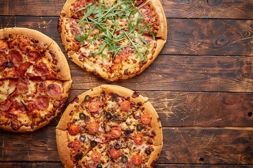 3 Pizzen nach Wahl