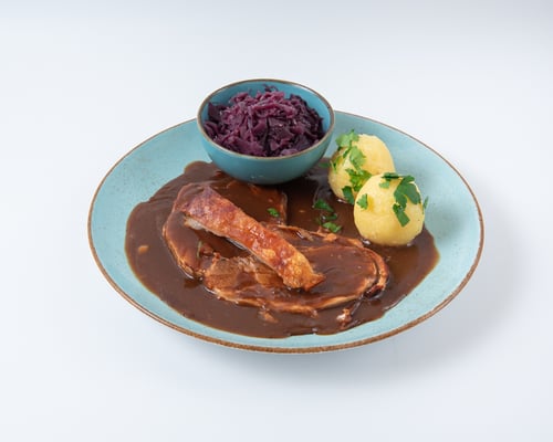 Schweinebraten mit Krautsalat