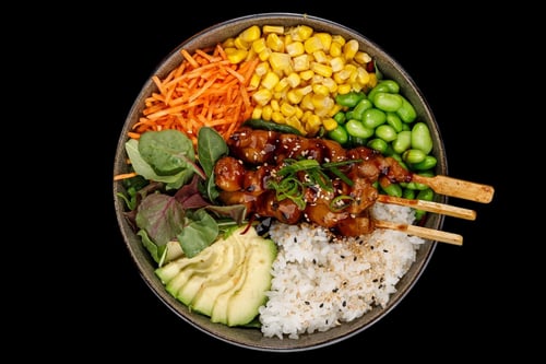 Funa Poke Bowl Yakitori Spieße
