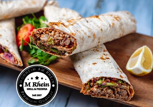Türkische Pizza mit Salat, Döner