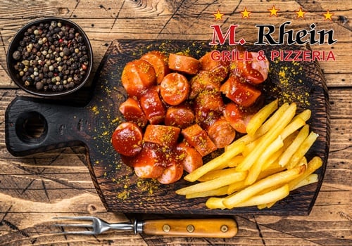 Currywurst XXL mit Pommes