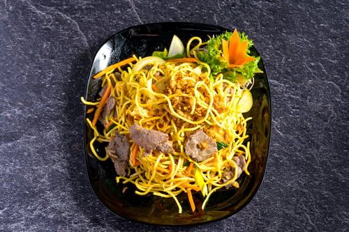 Gebratene Nudeln mit Rindfleisch