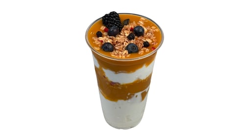 Skyr mit Granola (Mango)