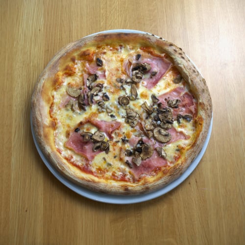 Pizza Prosciutto e Funghi normal