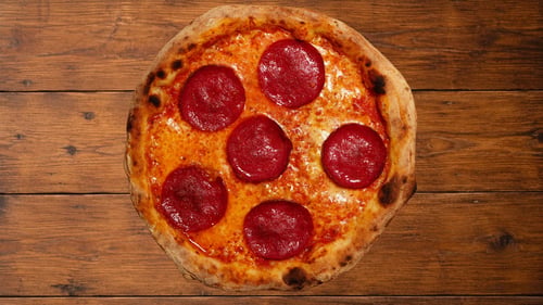 Pizza Salami normal