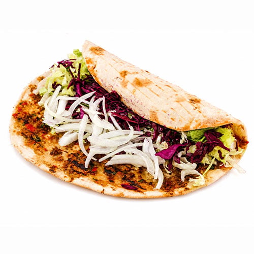 Lahmacun mit Salat