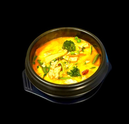 Roter Thai Curry mit Hähnchen