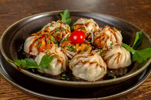 Momos in Sauce (20 Stück)