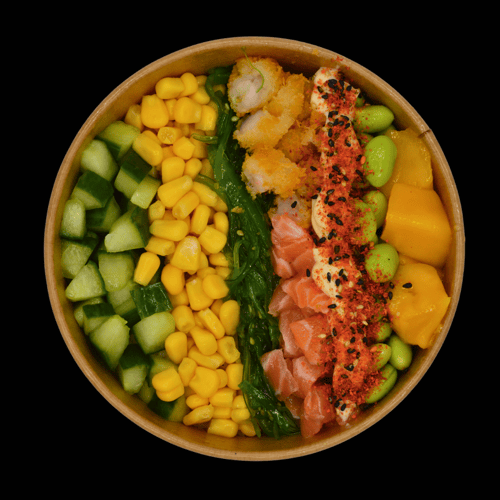 Poké bowl zalm and tempura garnaal spicy