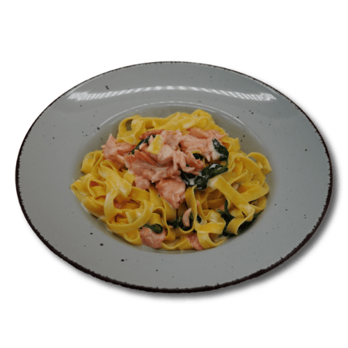 92 Tagliatelle al Salmone e Spinaci