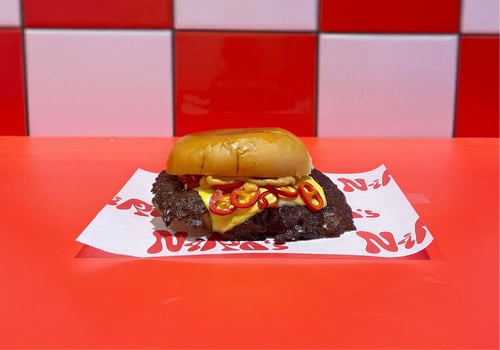 Niro's Fire In My Bun Chilli Cheese Burger (Scharf)