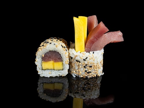 Tuna & Mango Roll 53