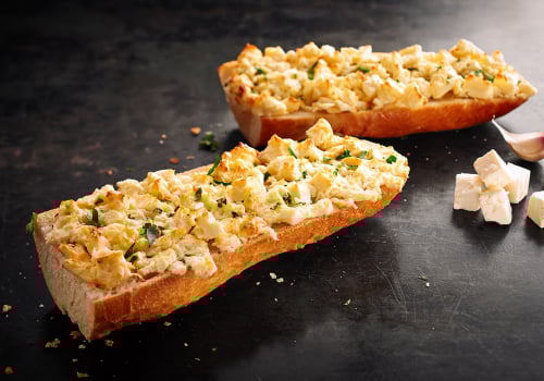 Knoblauch Baguette mit Hirtenkäse