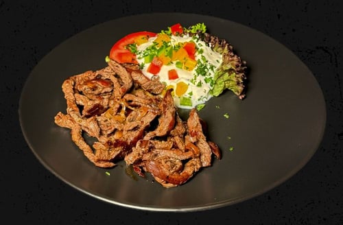 Rindergyros mit Tzatziki