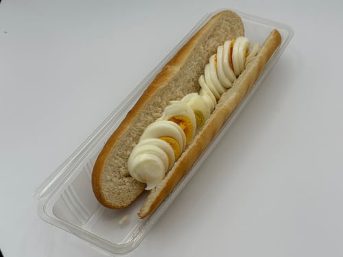 Broodje met gekookt ei