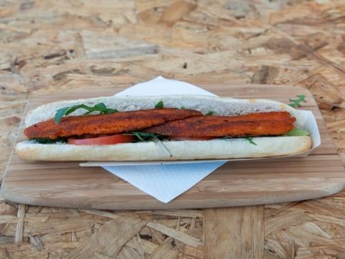 Halve stokbrood met  kipschnitzel