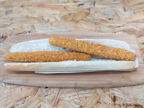 Half stokbrood met 2 kipcorns