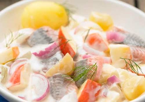 Matjessalat mit Äpfel und Gurken und Drillingen (M)