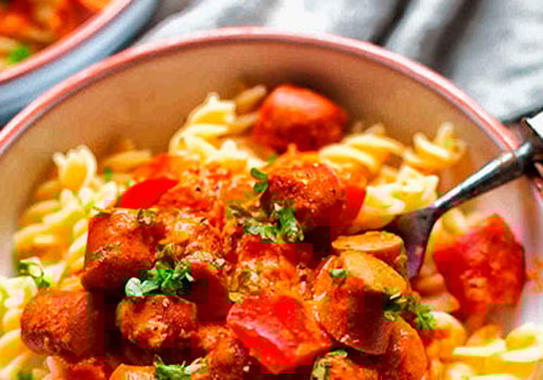 Wurstgulasch mit  Pasta (XL)