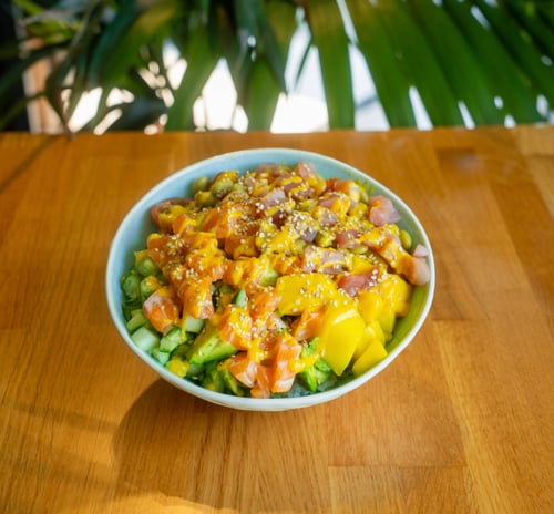 rohe Lachs und rohe Thunfisch Bowl