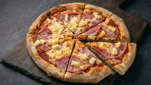 25 Pizza Hawaii