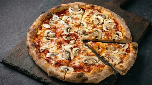32 Pizza Funghi