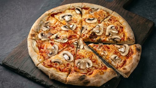 25 Pizza vegan Funghi