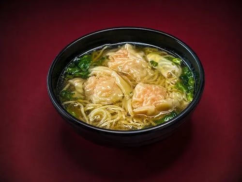 Nudelsuppe Tom Kha mit Ramen und Wan Tan