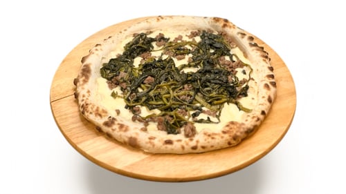 Pizza Salsiccia und Friarielli Napoletani