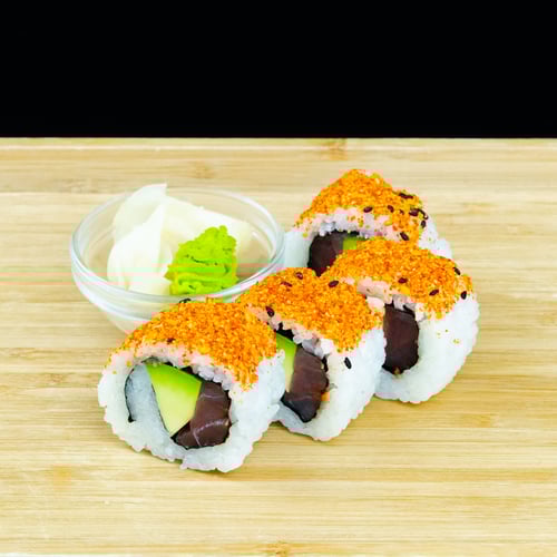 Uramaki Tuna Avocado Spicy Roll