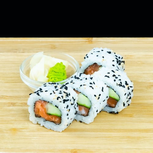 Uramaki Sake Kappa Roll