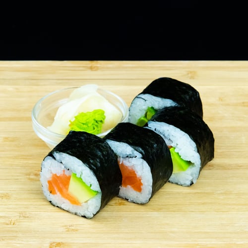 Futomaki Sake Avocado Roll