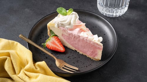 Wild Strawberry & Cream Cheesecake (Large)