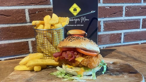 Bacon Cheese chicken Burger