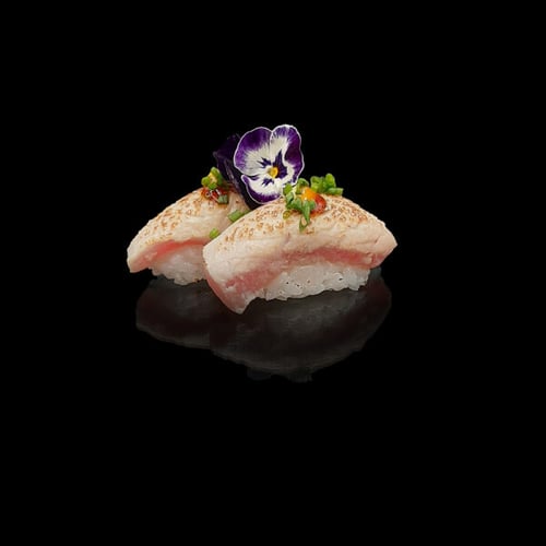 Nigiri Flamed Tonijn