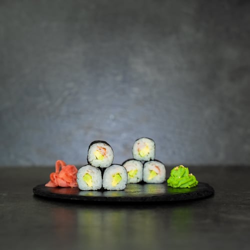 Ebi Avo Maki