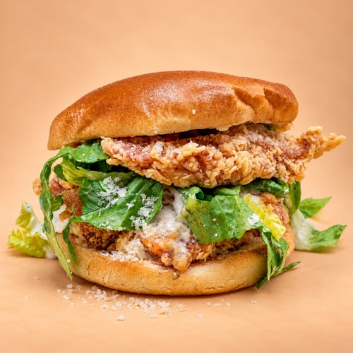 Garlic Parmesan Chickenburger + Zitrone