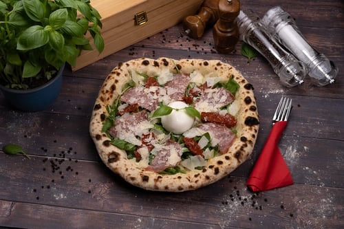 Pizza Bianca Salame Milano
