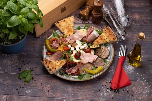 piatto di antipasti