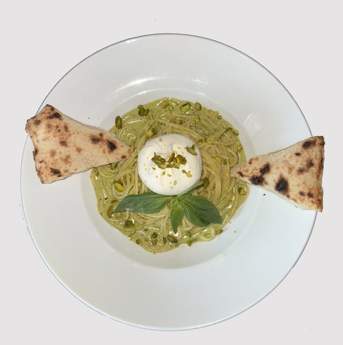 Spaghetti con Pesto di Pistacchi e Burrata