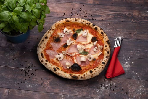 Pizza Prosciutto e Funghi