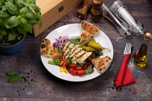 Insalata Mista con Pollo