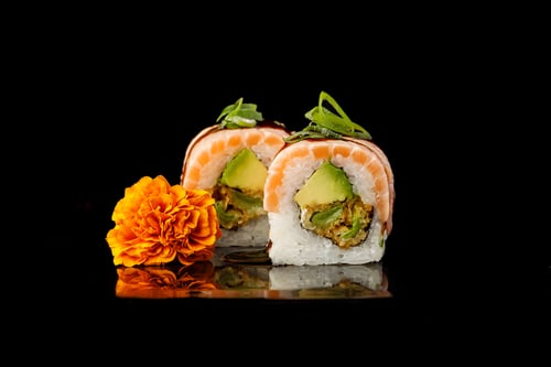 Flamed Salmon Roll