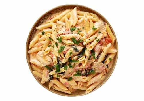 100. Penne Panna e Prosciutto