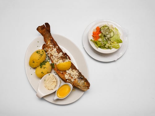 Fangfrische Forelle Müllerin Art