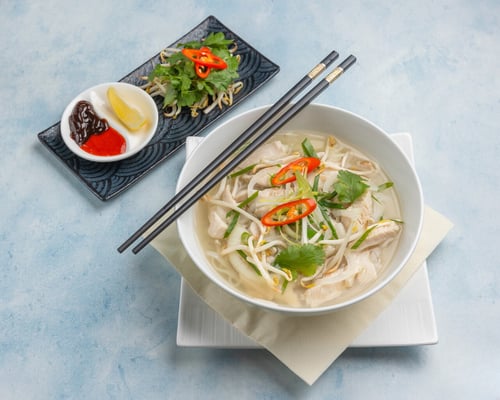 Pho mit Hühnerfleisch