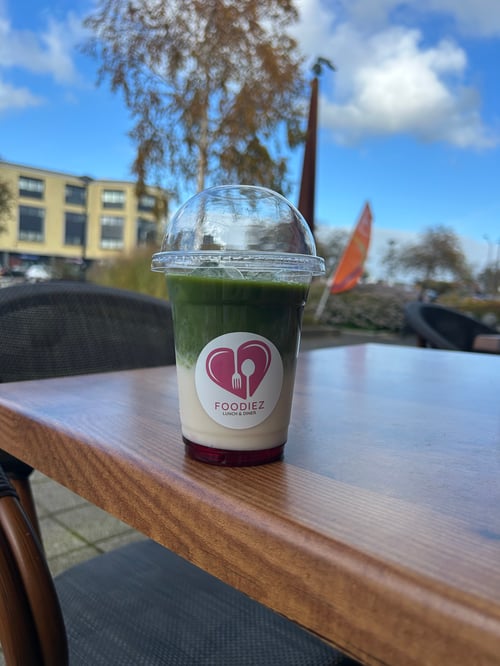 ICE MATCHA STRAWBERRY