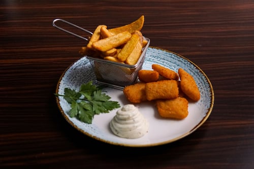 Kibbelinge mit Country Fries & Remoulade Kibbelinge mit Country Fries & Remoulade